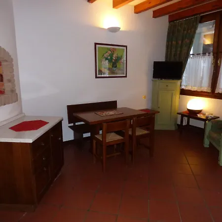 Margherita Lejlighedshotel Montecreto